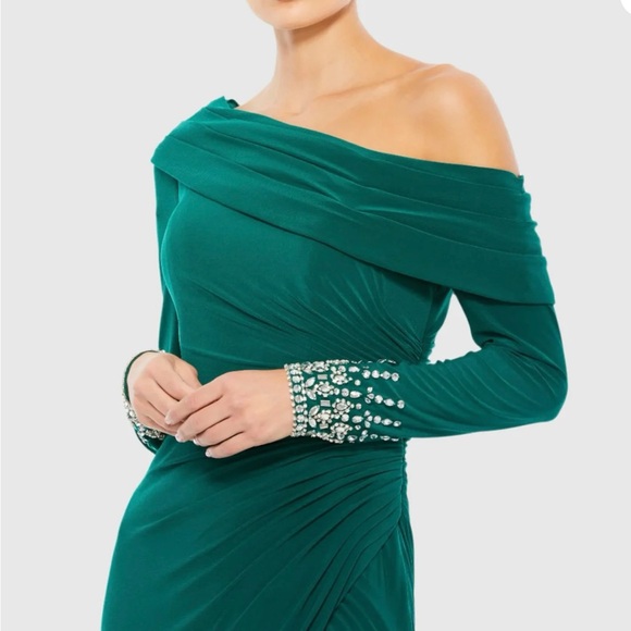 MAC DUGGAL Embellished Drop Shoulder Gown - Picture 3 of 11